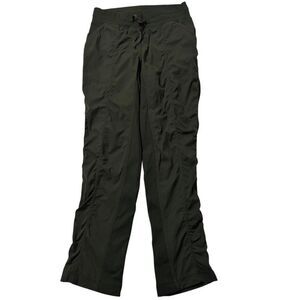 Lululemon Women's Size 6 Dance Studio Mid-Rise Crop Pant Green Athleisure